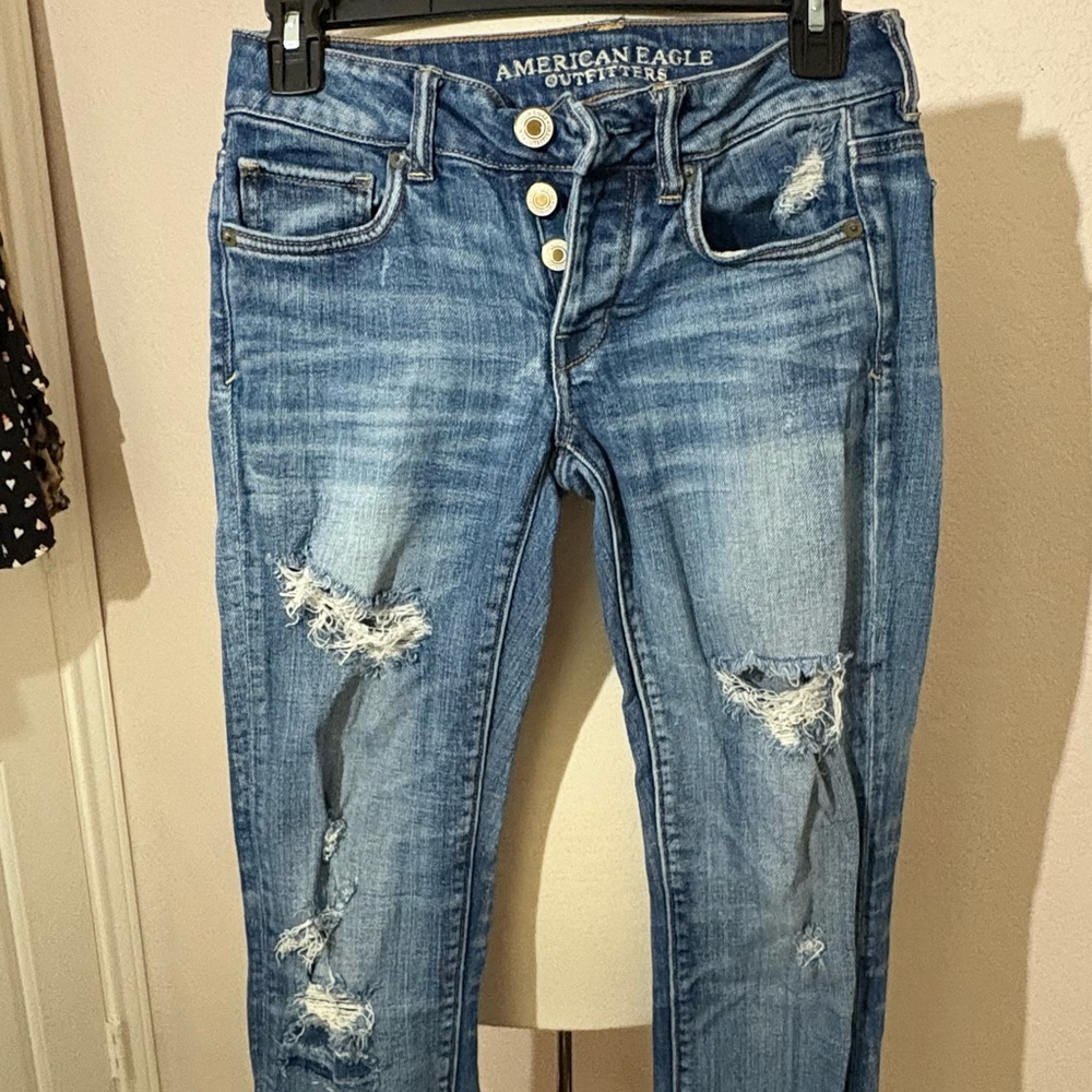 American Eagle Outfitters Blue Jeans Distressed. Size 0